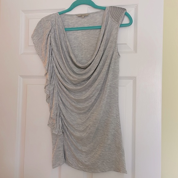 Cute heather grey tank for the summer with sequin detail on left shoulder! - Picture 1 of 4